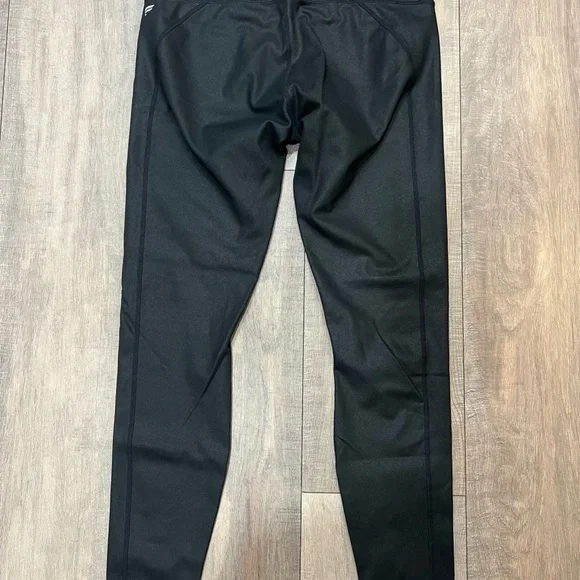 Fabletics High-Waisted Iridescent Luxe Leggings Size Large (Black) - Picture 5 of 11